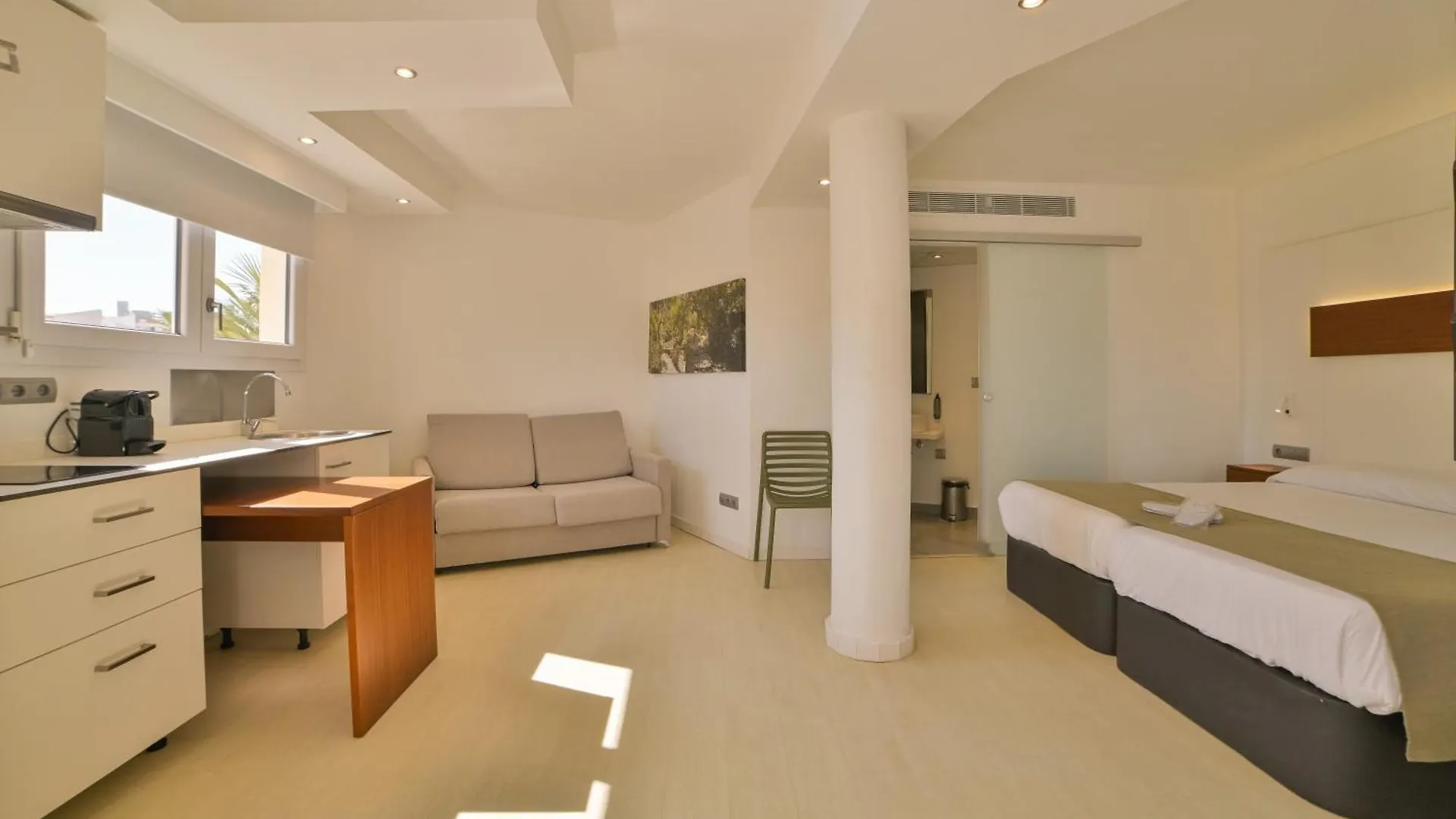 Apartamentos Azul Playa Cala Ferrera  Aparthotel