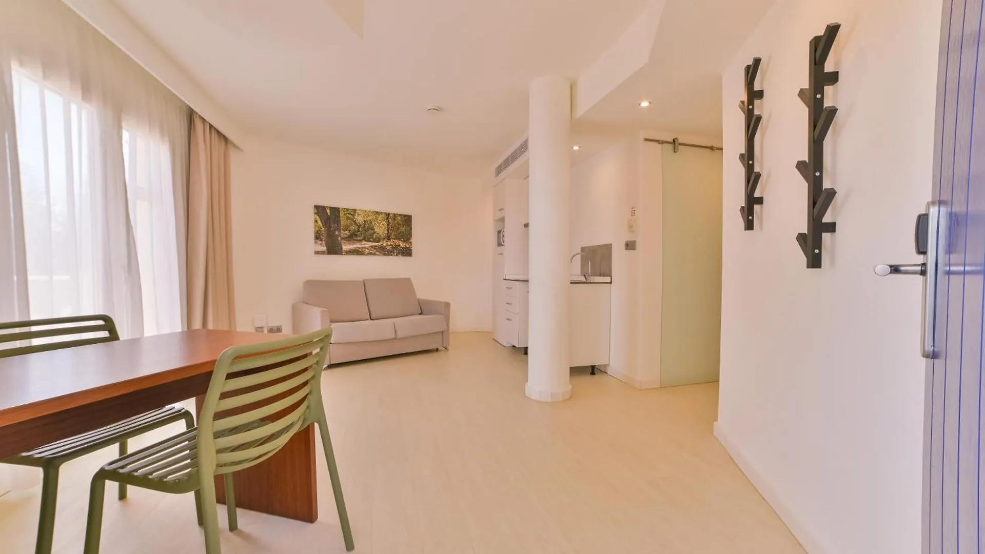 Apartamentos Azul Playa Cala Ferrera  Aparthotel
